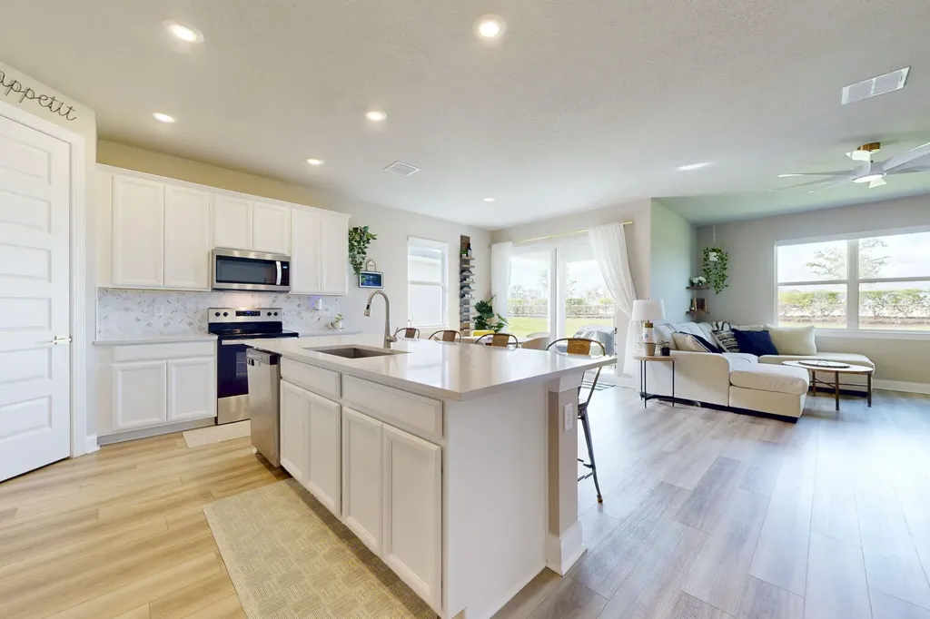 6624 NW Cloverdale Avenue Port St Lucie FL 34987