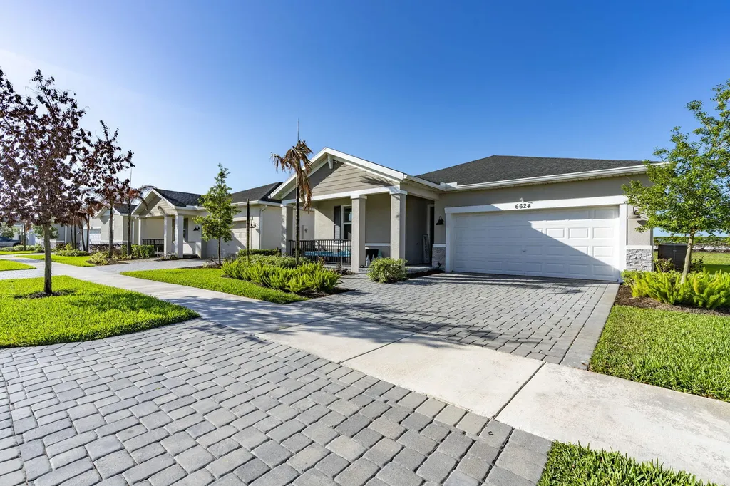 6624 NW Cloverdale Avenue Port St Lucie FL 34987