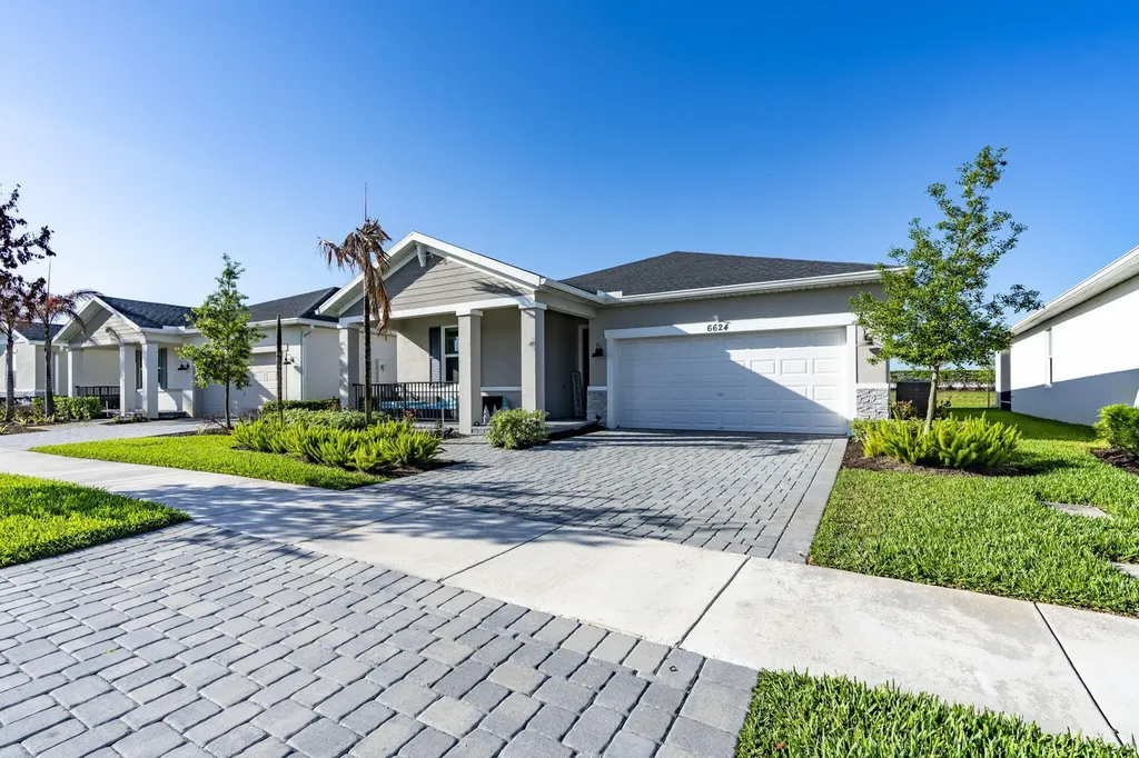 6624 NW Cloverdale Avenue Port St Lucie FL 34987