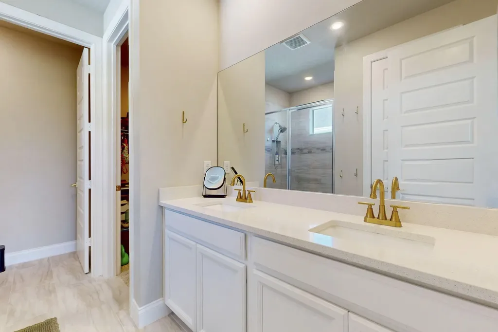 6624 NW Cloverdale Avenue Port St Lucie FL 34987