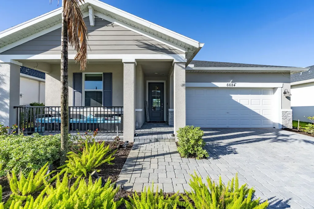 6624 NW Cloverdale Avenue Port St Lucie FL 34987
