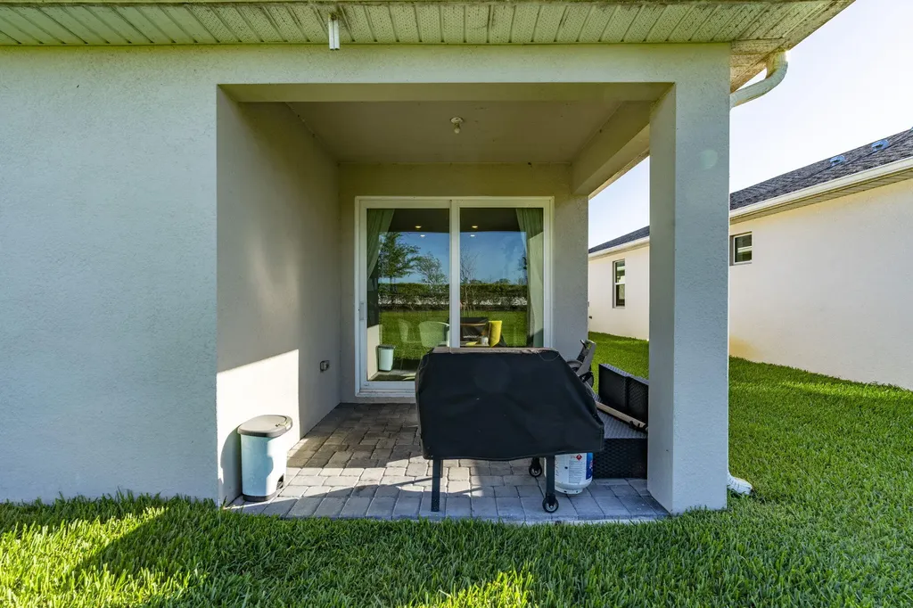 6624 NW Cloverdale Avenue Port St Lucie FL 34987
