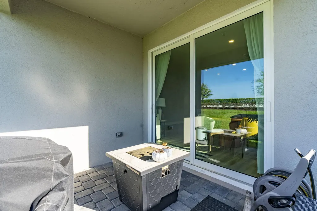 6624 NW Cloverdale Avenue Port St Lucie FL 34987