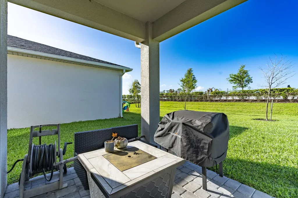 6624 NW Cloverdale Avenue Port St Lucie FL 34987
