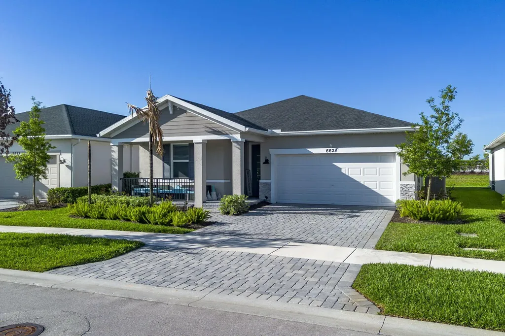 6624 NW Cloverdale Avenue Port St Lucie FL 34987