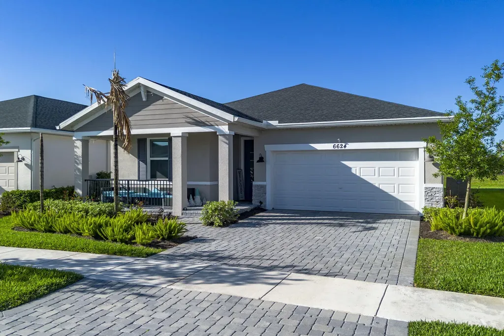 6624 NW Cloverdale Avenue Port St Lucie FL 34987