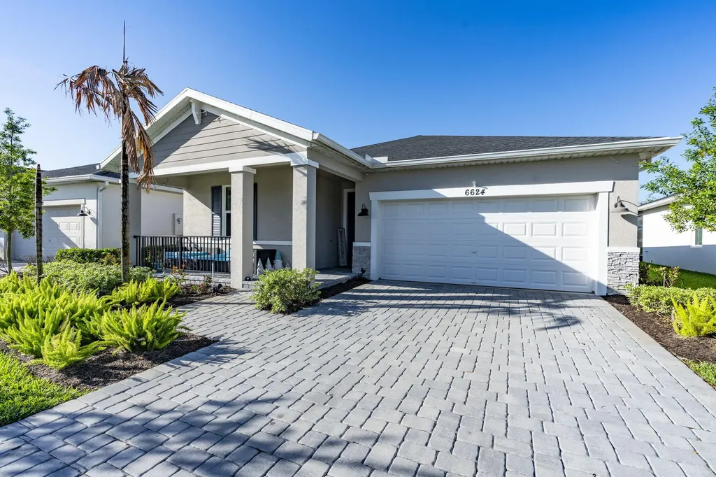 6624 NW Cloverdale Avenue Port St Lucie FL 34987