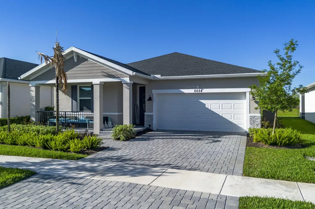 6624 NW Cloverdale Avenue Port St Lucie FL 34987