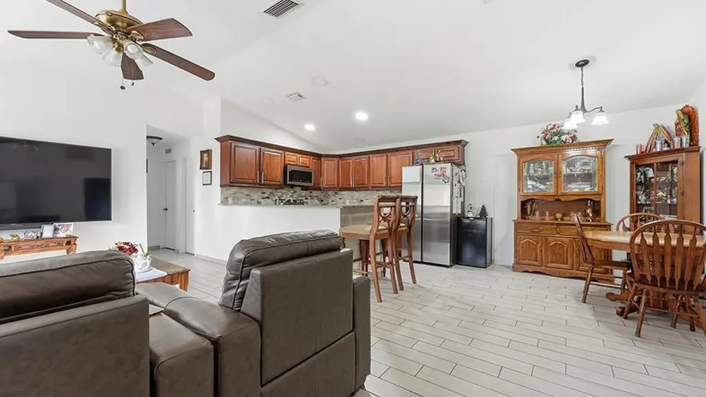 2301 SW Barber Lane Port St Lucie FL 34984