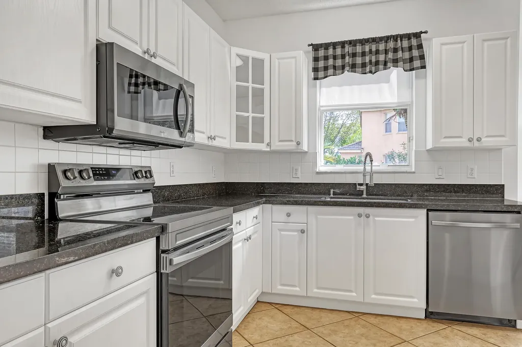 2465 Westmont Lane Royal Palm Beach FL 33411