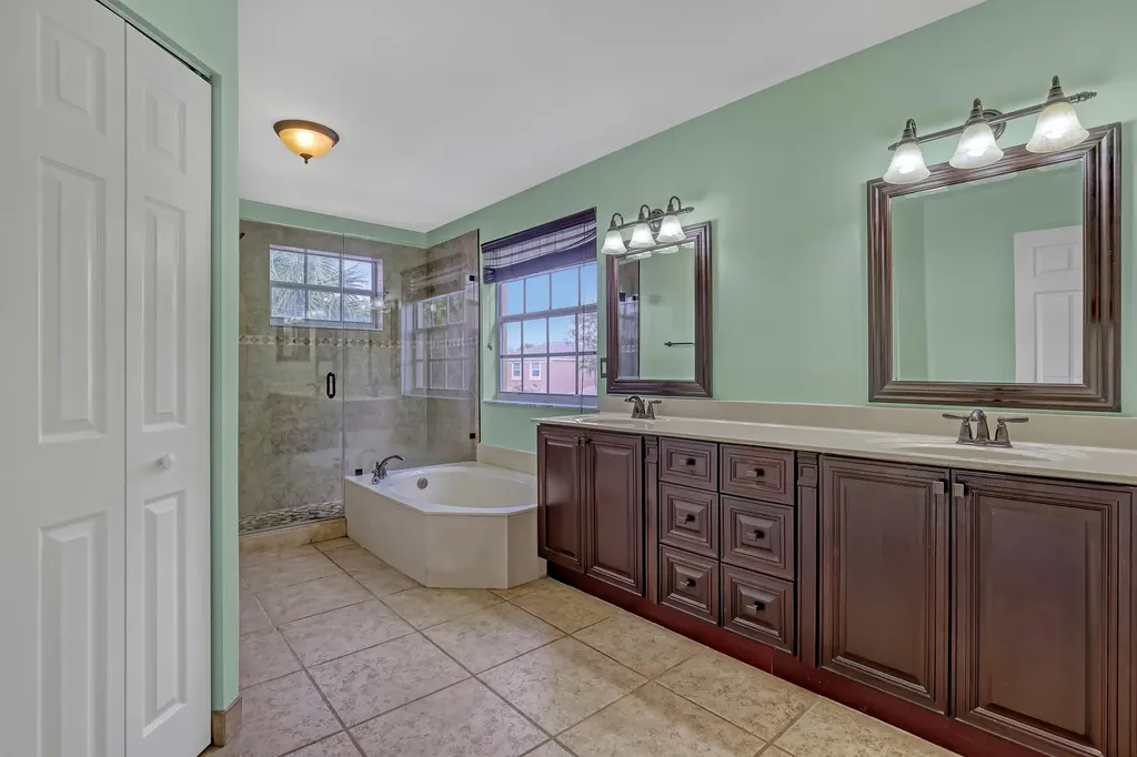 2465 Westmont Lane Royal Palm Beach FL 33411