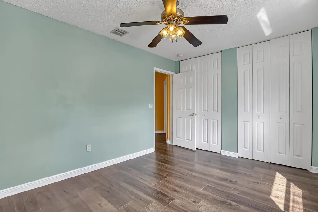 2465 Westmont Lane Royal Palm Beach FL 33411