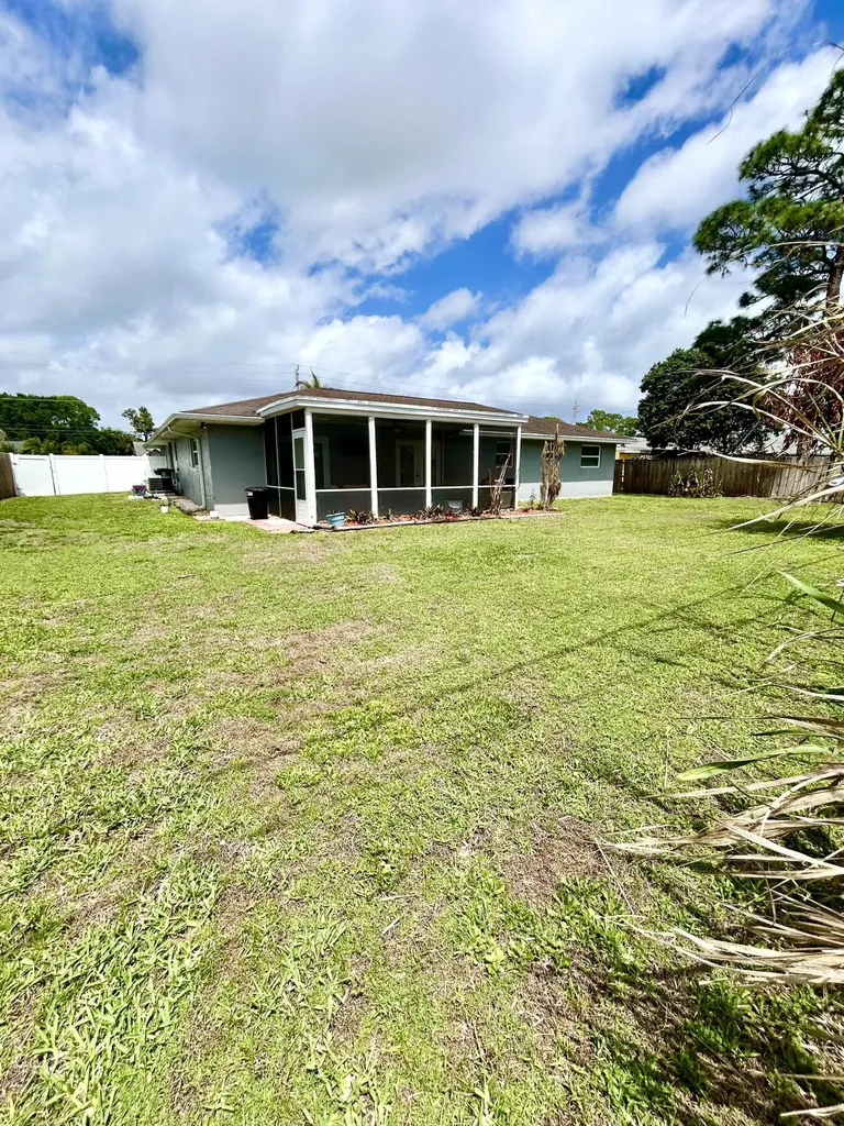 650 SW Todd Avenue Port St Lucie FL 34983