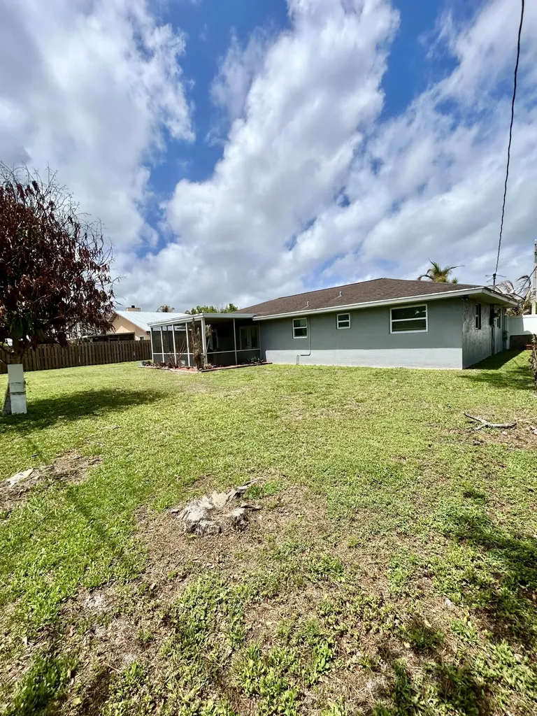 650 SW Todd Avenue Port St Lucie FL 34983