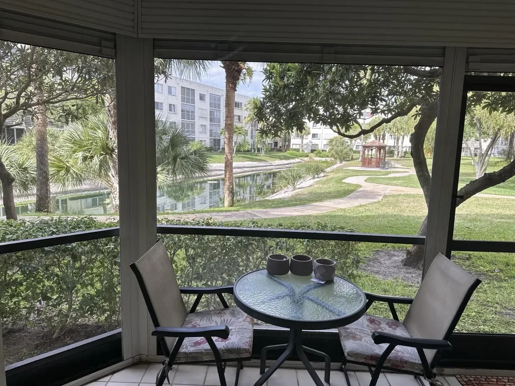 3138 Via Poinciana Lake Worth FL 33467