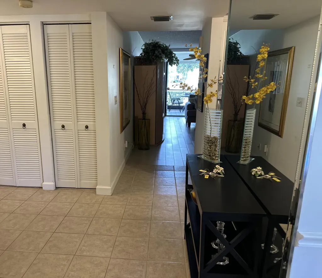3138 Via Poinciana Lake Worth FL 33467