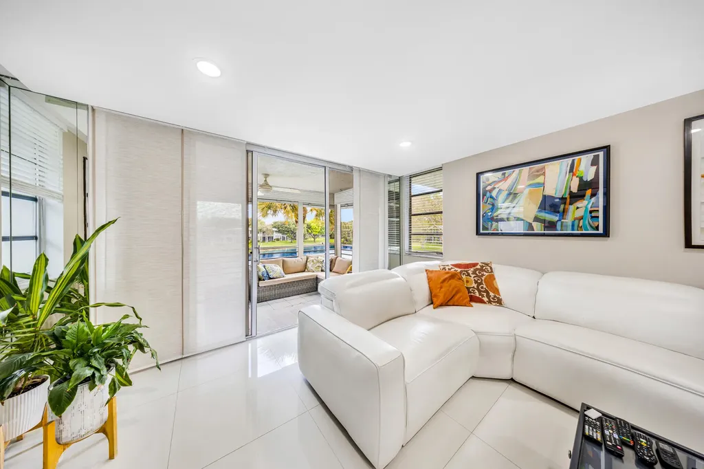 4261 W Palm Aire Drive Pompano Beach FL 33069