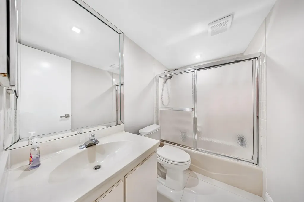 4261 W Palm Aire Drive Pompano Beach FL 33069