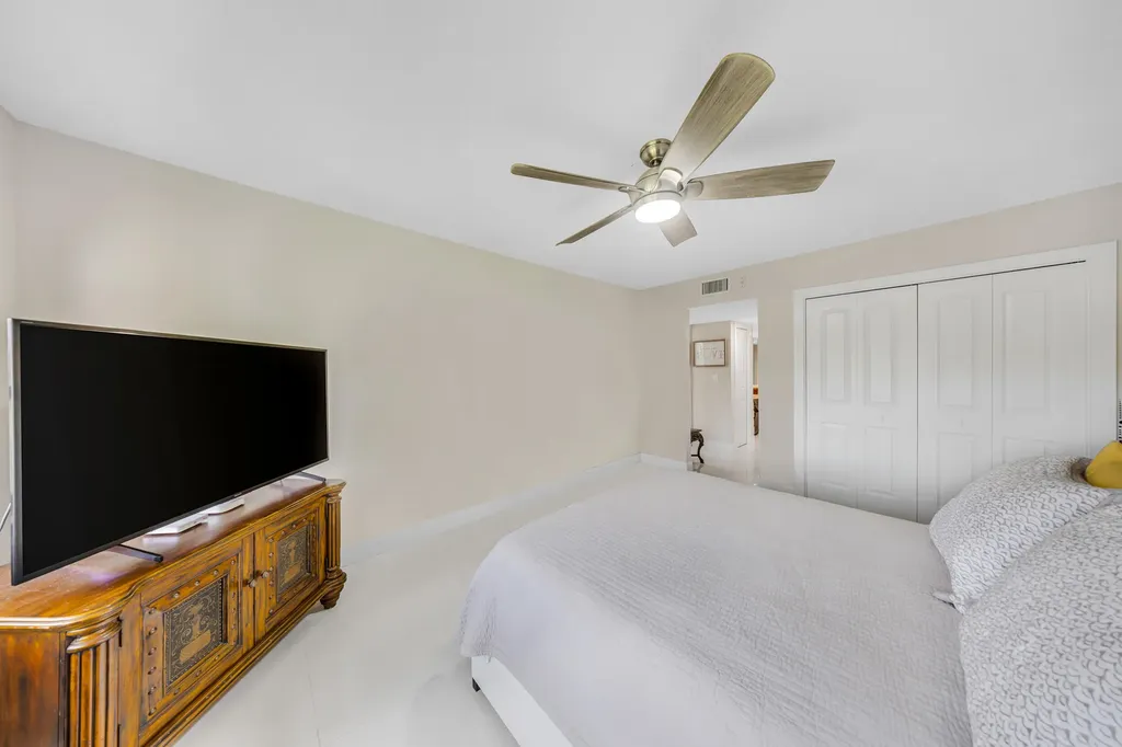 4261 W Palm Aire Drive Pompano Beach FL 33069