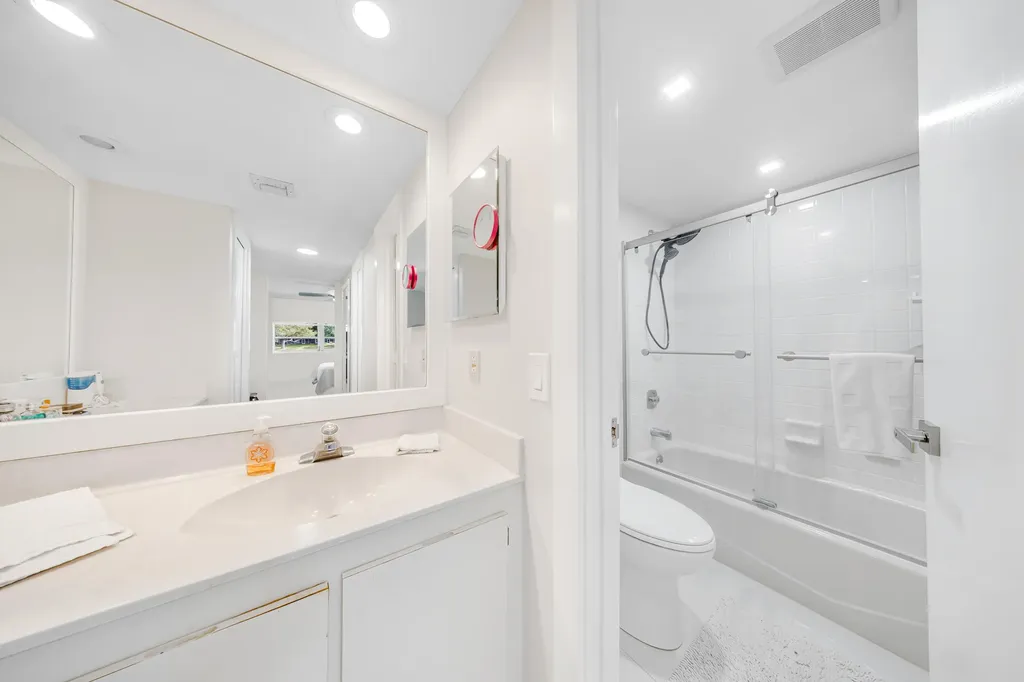 4261 W Palm Aire Drive Pompano Beach FL 33069