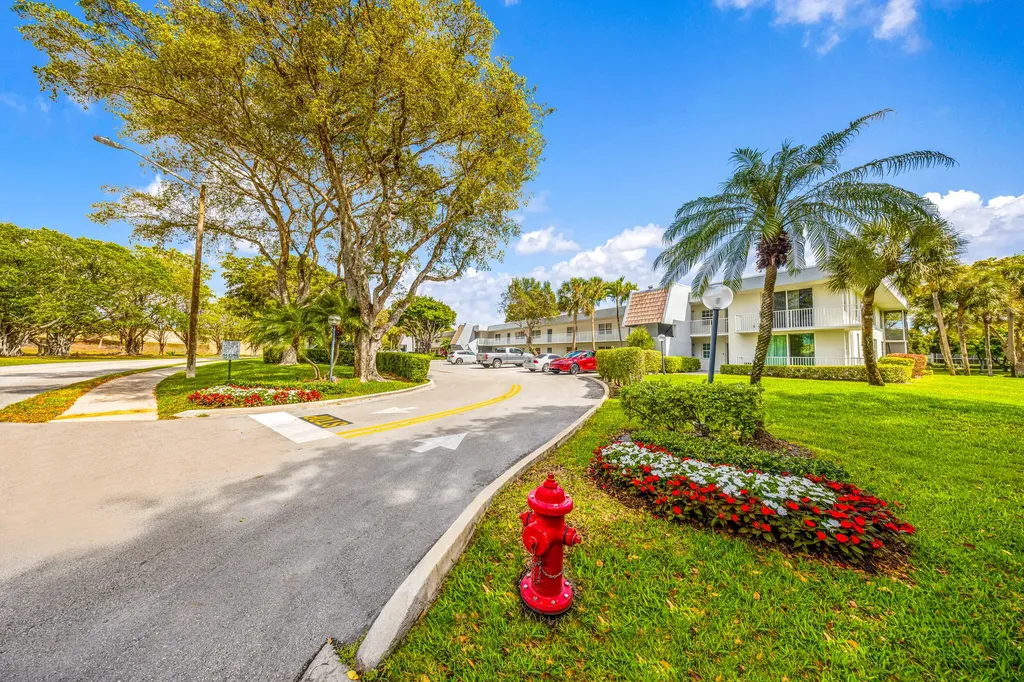 4261 W Palm Aire Drive Pompano Beach FL 33069