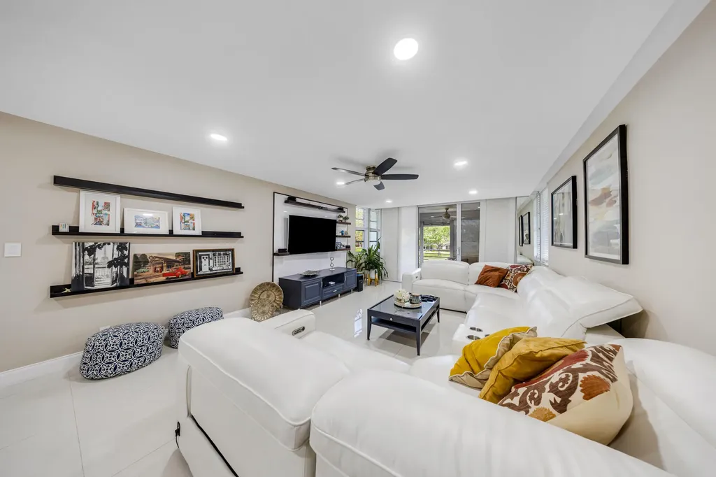 4261 W Palm Aire Drive Pompano Beach FL 33069
