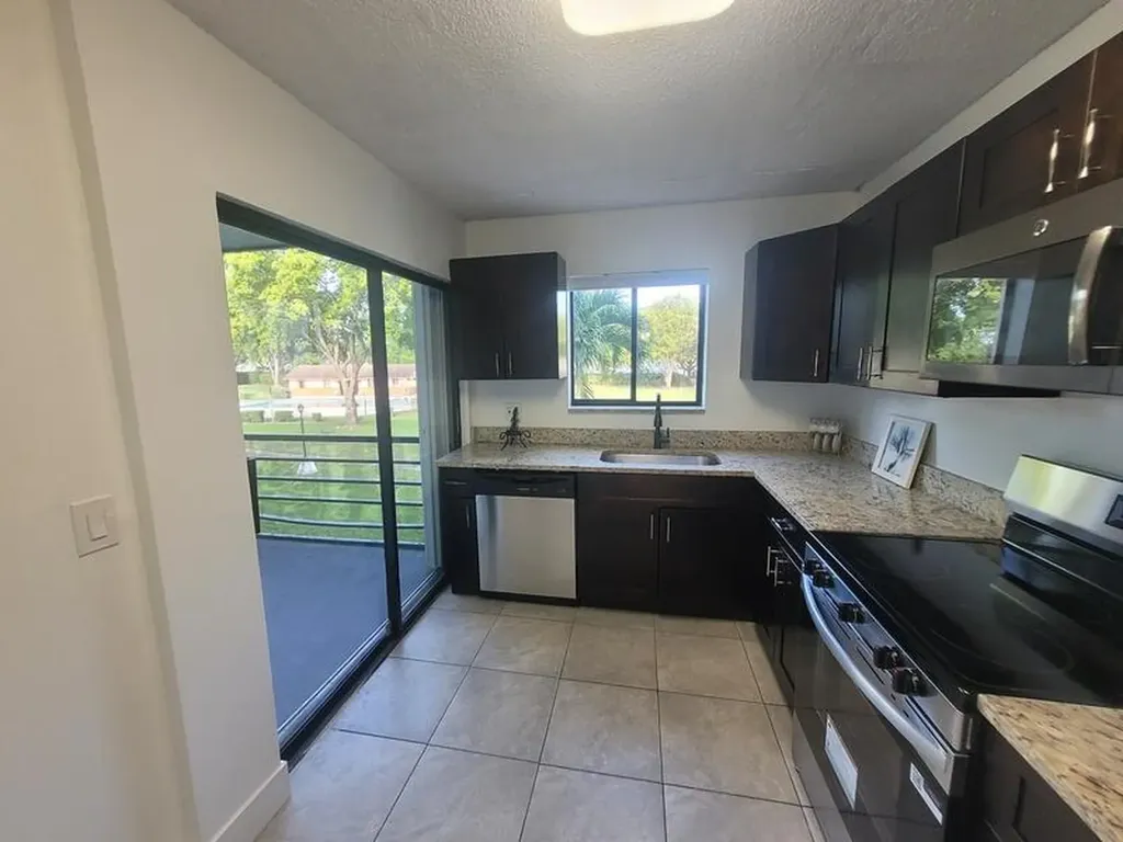 5917 Via Vermilya Lake Worth FL 33462