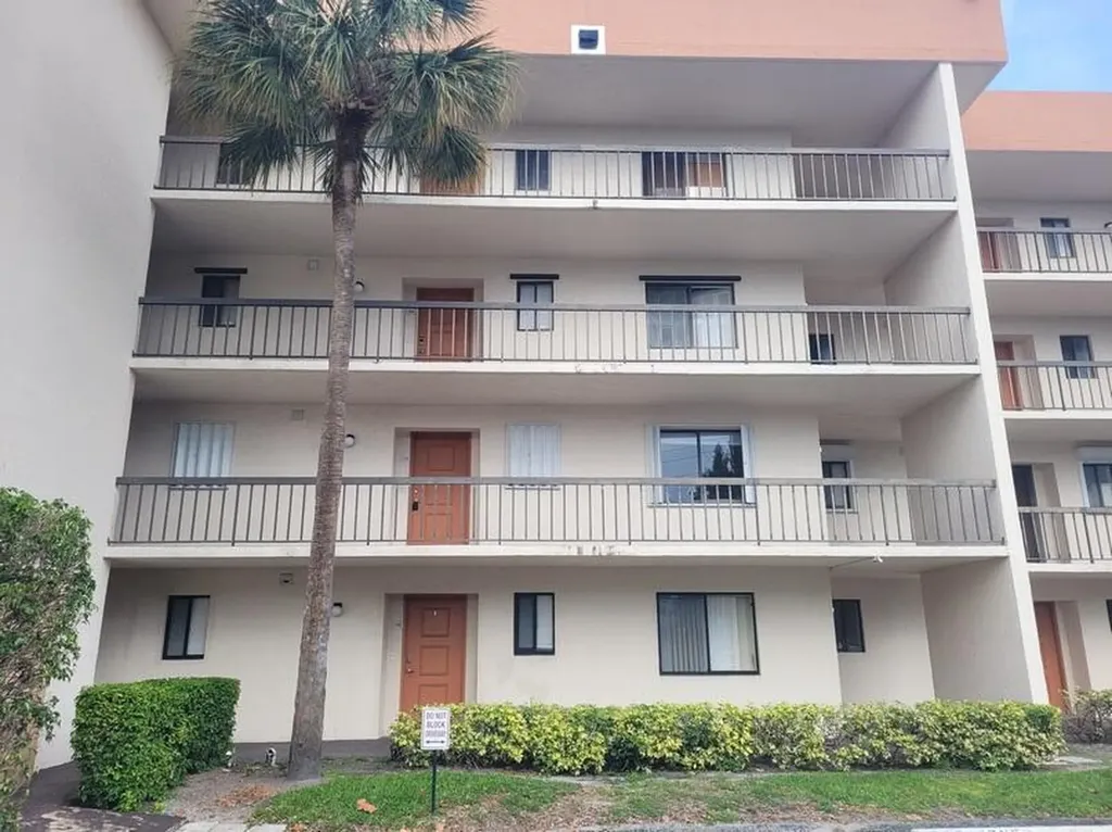 5917 Via Vermilya Lake Worth FL 33462