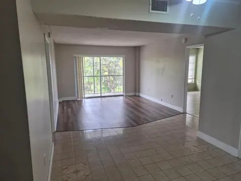 4166 Inverrary Drive Lauderhill FL 33319