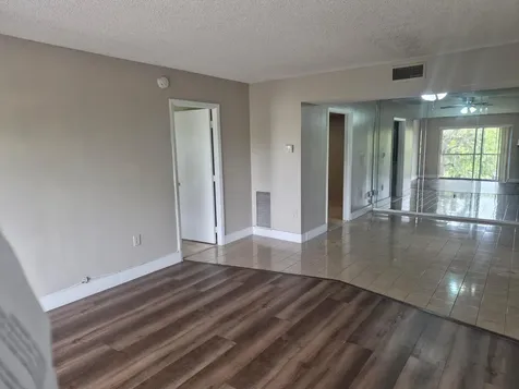 4166 Inverrary Drive Lauderhill FL 33319