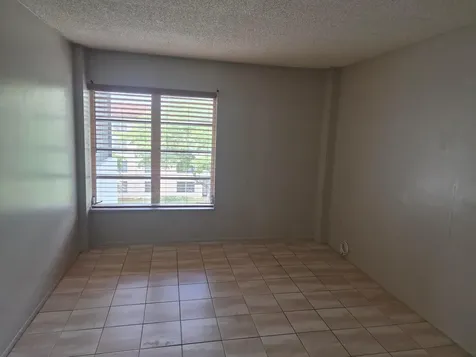 4166 Inverrary Drive Lauderhill FL 33319