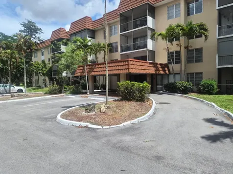 4166 Inverrary Drive Lauderhill FL 33319