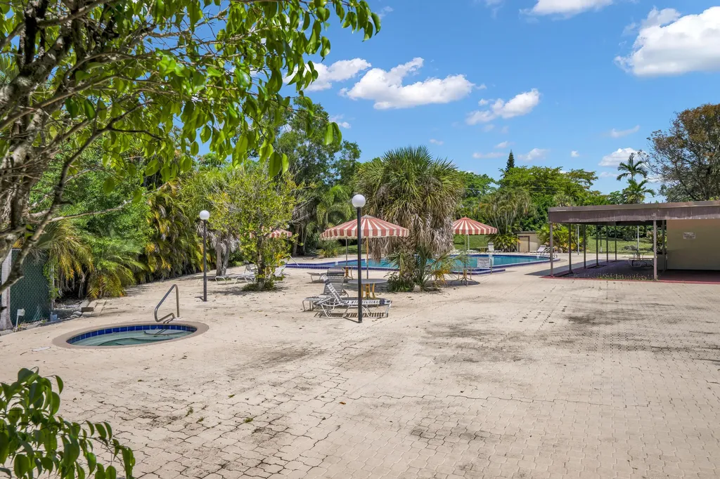 7100 NW 17th Street Plantation FL 33313