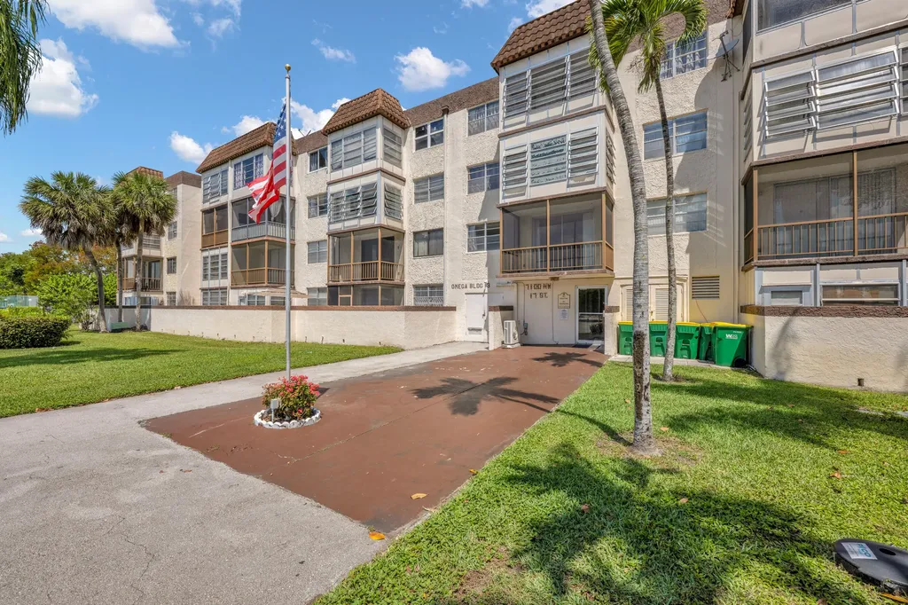 7100 NW 17th Street Plantation FL 33313