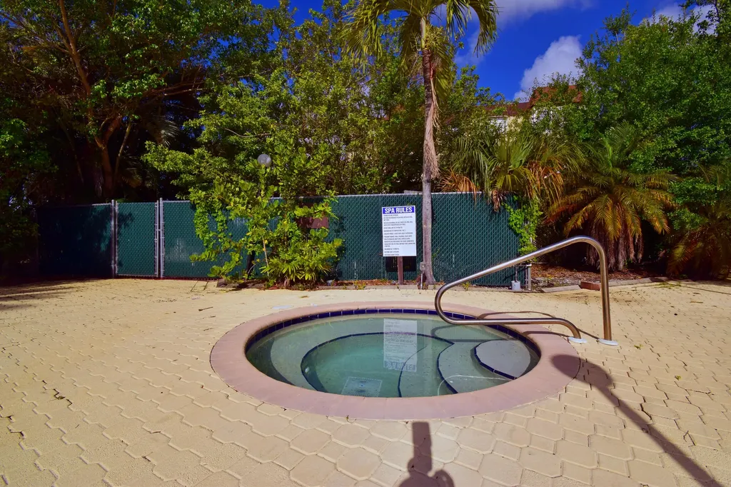 7100 NW 17th Street Plantation FL 33313