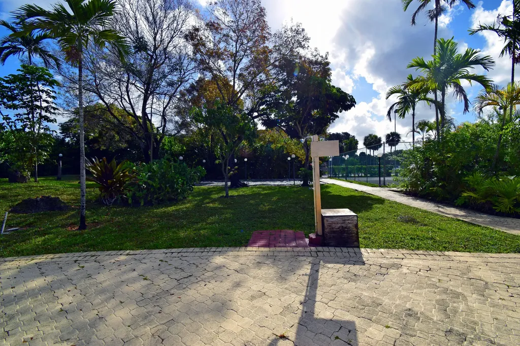 7100 NW 17th Street Plantation FL 33313