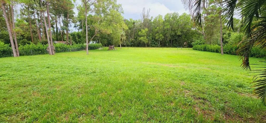11128 N 59th Street Street N The Acreage FL 33411