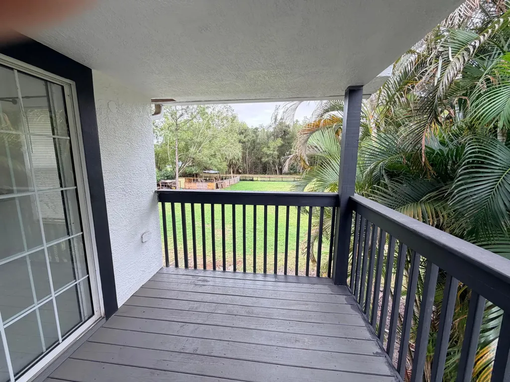 11128 N 59th Street Street N The Acreage FL 33411