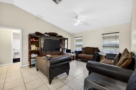 925 SW 11th Street Street SW Vero Beach FL 32962