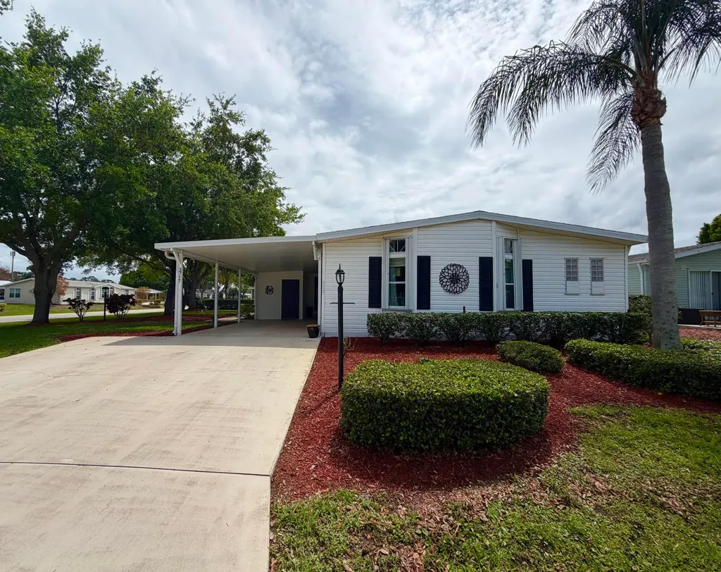 3717 Fetterbush Court Port St Lucie FL 34952