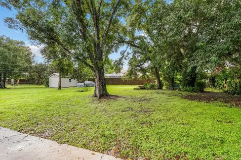 4153 1st Street SW Vero Beach FL 32968