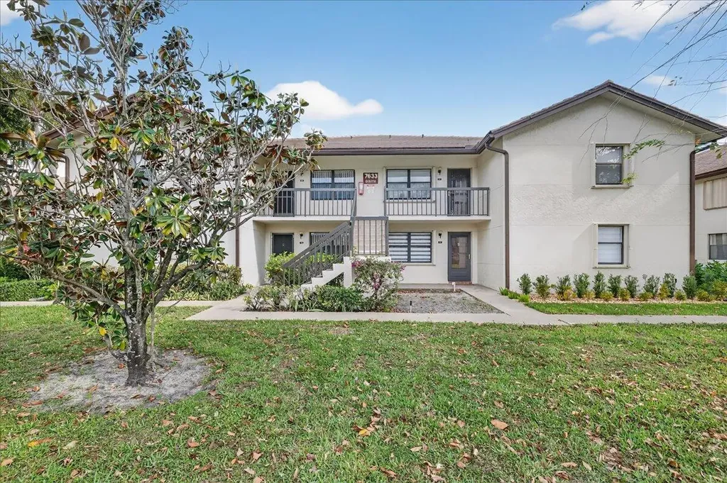 7633 Tahiti Lane Lake Worth FL 33467