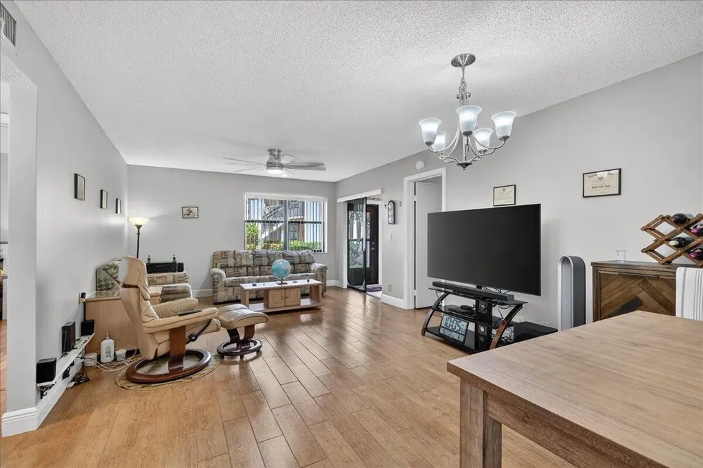 7633 Tahiti Lane Lake Worth FL 33467