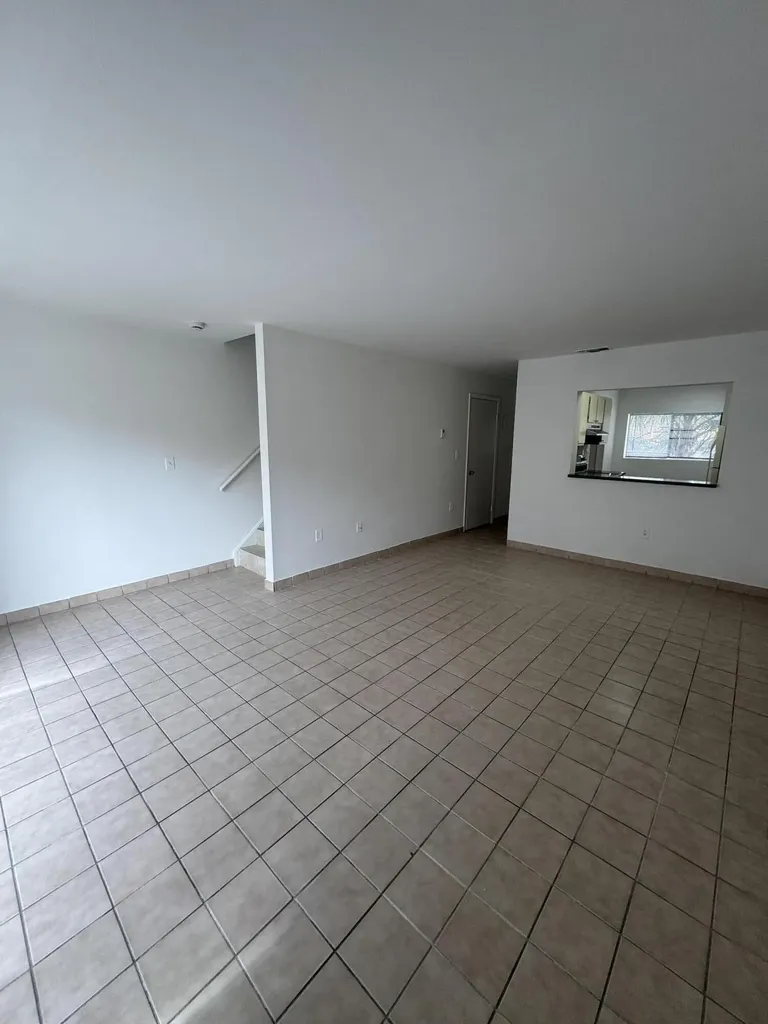 417 E Palm Circle Circle E Pembroke Pines FL 33025