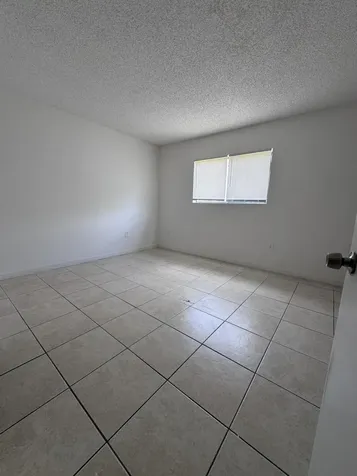 417 E Palm Circle Circle E Pembroke Pines FL 33025