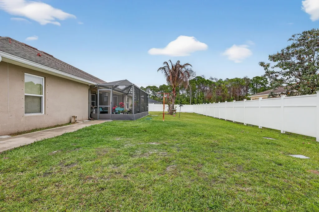 5547 NW Cordrey Street Port St Lucie FL 34986