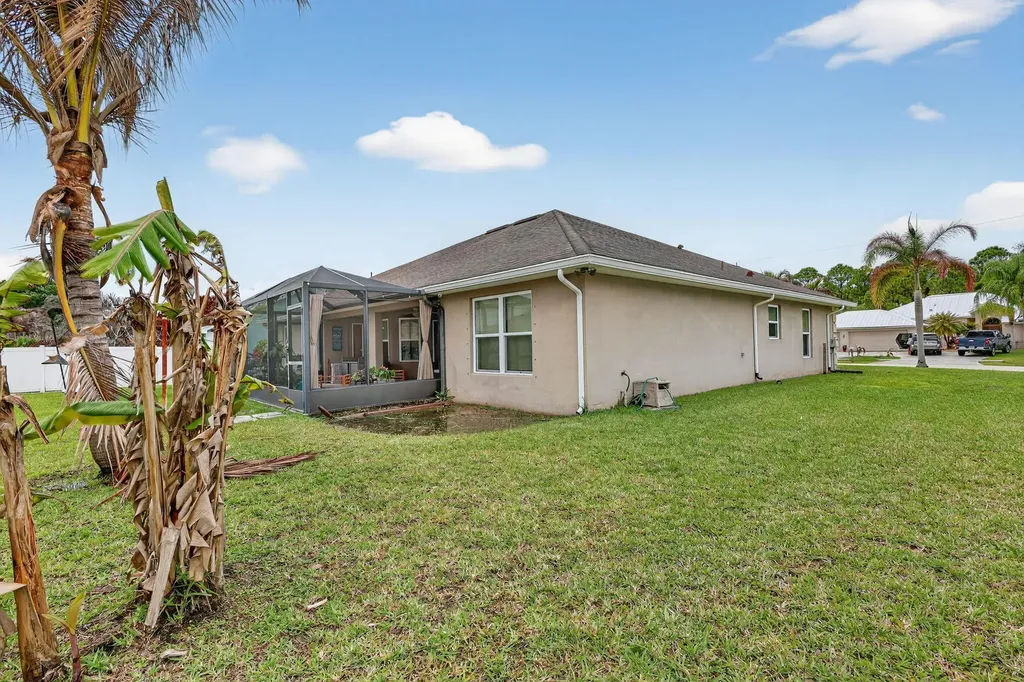 5547 NW Cordrey Street Port St Lucie FL 34986