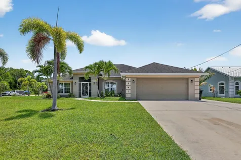 5547 NW Cordrey Street Port St Lucie FL 34986