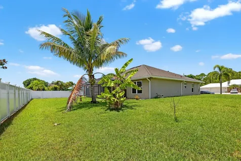 5547 NW Cordrey Street Port St Lucie FL 34986