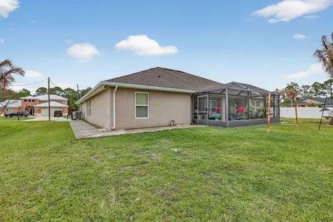 5547 NW Cordrey Street Port St Lucie FL 34986